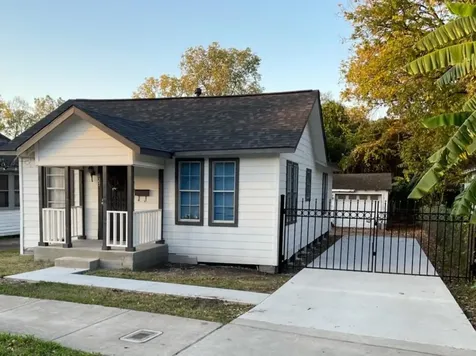 827 Booth Street Houston TX 77009