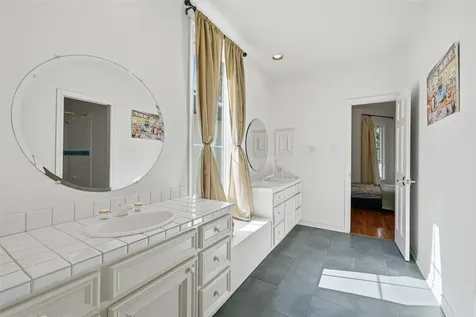 4923 Palmetto Street Bellaire TX 77401