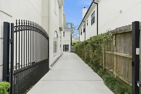 4923 Palmetto Street Bellaire TX 77401