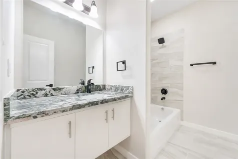6809 Fairway A Houston TX 77087