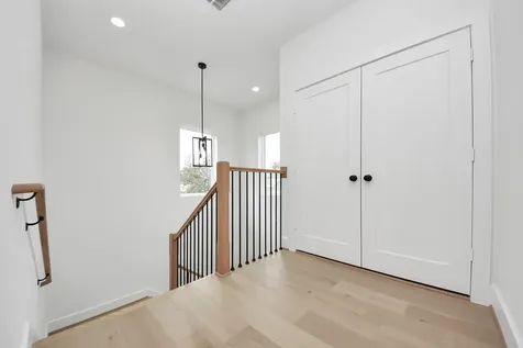 929 Fisher Street F Houston TX 77018