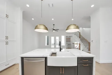 929 Fisher Street F Houston TX 77018