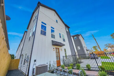 929 Fisher Street F Houston TX 77018