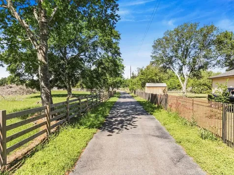21645 Mueschke Road Tomball TX 77377