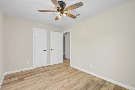 10611 Leitrim Way Houston TX 77047