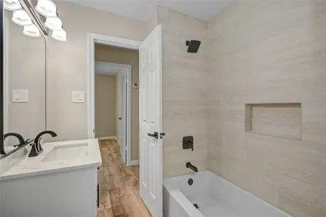 10611 Leitrim Way Houston TX 77047