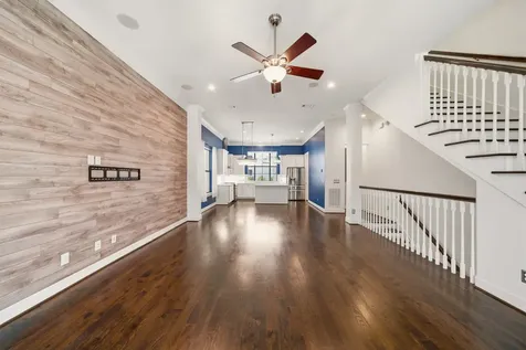 911 W Drew Street Houston TX 77006