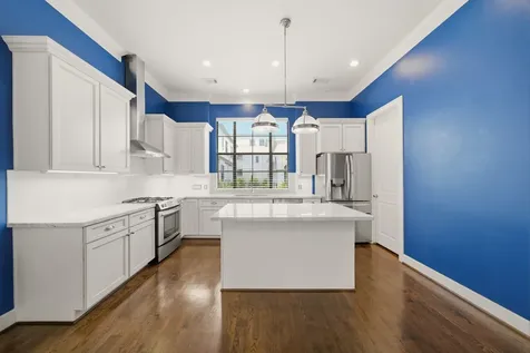 911 W Drew Street Houston TX 77006