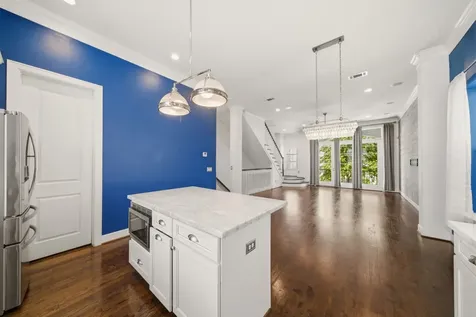 911 W Drew Street Houston TX 77006