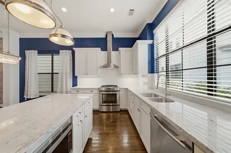 911 W Drew Street Houston TX 77006
