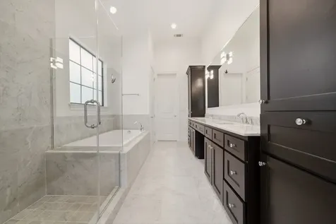 911 W Drew Street Houston TX 77006