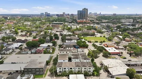 911 W Drew Street Houston TX 77006
