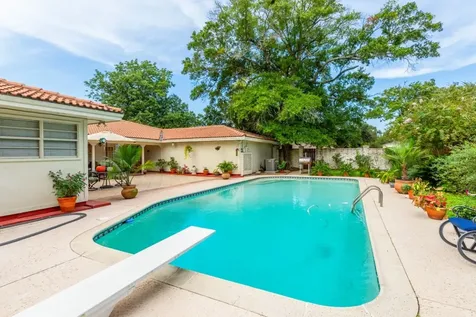 5990 Pinkstaff Lane Beaumont TX 77706