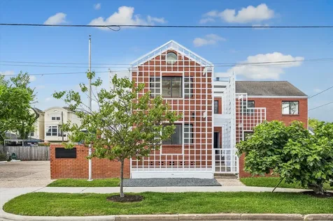 2402 Commonwealth Street Houston TX 77006