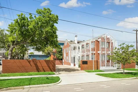 2402 Commonwealth Street Houston TX 77006