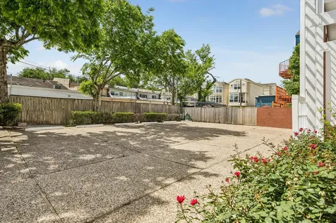 2402 Commonwealth Street Houston TX 77006