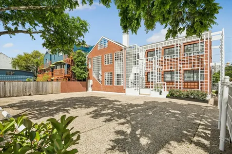 2402 Commonwealth Street Houston TX 77006