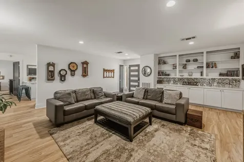 1905 Rollingwood Drive Huntsville TX 77340