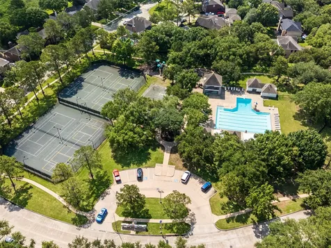2815 Village Dale Avenue Houston TX 77059