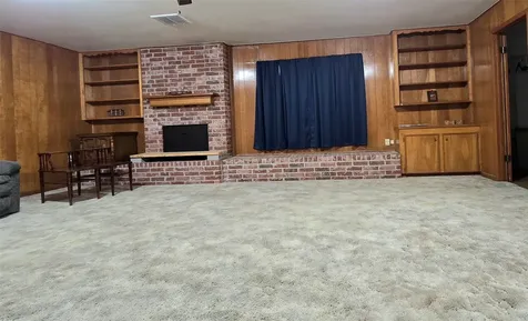 607 S Main Street Dayton TX 77535