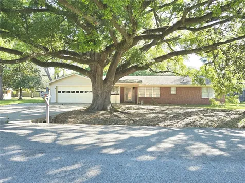 607 S Main Street Dayton TX 77535