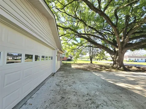 607 S Main Street Dayton TX 77535
