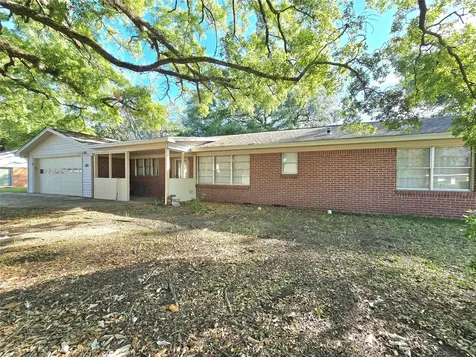 607 S Main Street Dayton TX 77535