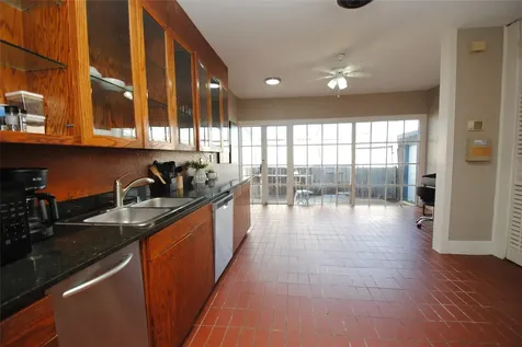 1110 Missouri Street Houston TX 77006