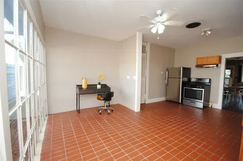 1110 Missouri Street Houston TX 77006