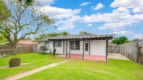 1412 W 10th Street Freeport TX 77541