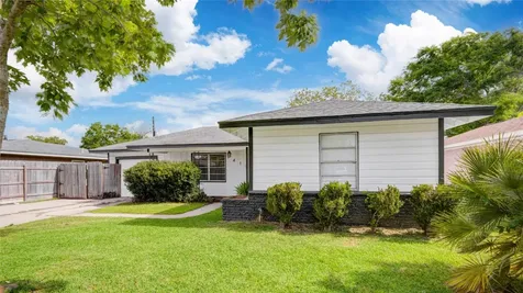 1412 W 10th Street Freeport TX 77541