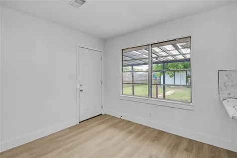 1412 W 10th Street Freeport TX 77541