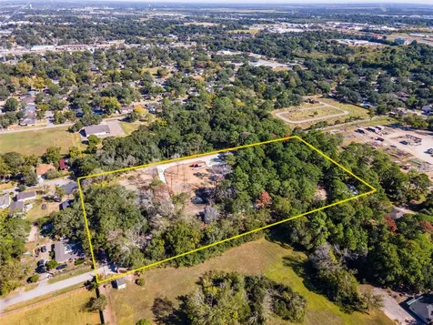 225 Foster Street Alvin TX 77511