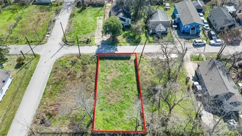 3213 Delia Street Houston TX 77026