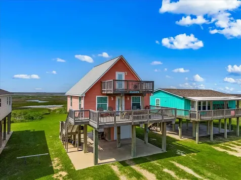 2815 Blue Water Highway Surfside Beach TX 77541