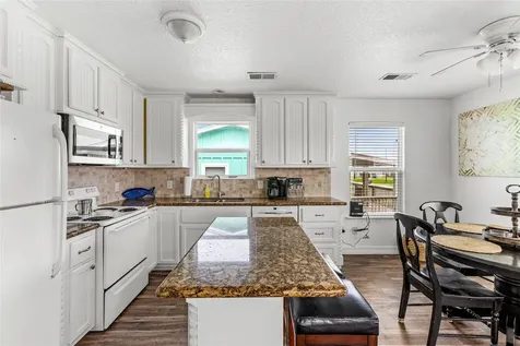 2815 Blue Water Highway Surfside Beach TX 77541