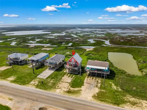 2815 Blue Water Highway Surfside Beach TX 77541