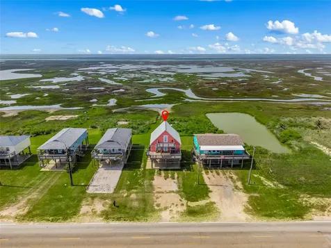 2815 Blue Water Highway Surfside Beach TX 77541