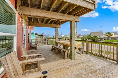 2815 Blue Water Highway Surfside Beach TX 77541