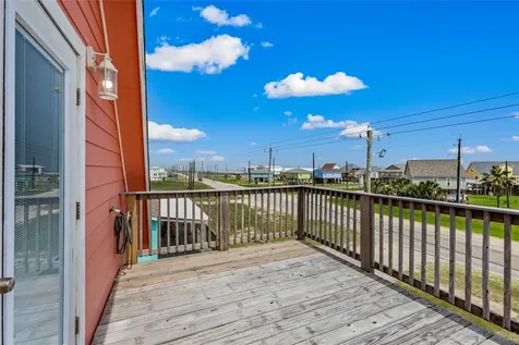 2815 Blue Water Highway Surfside Beach TX 77541