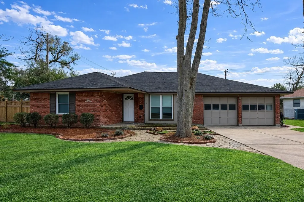 714 Center Way Street Lake Jackson TX 77566
