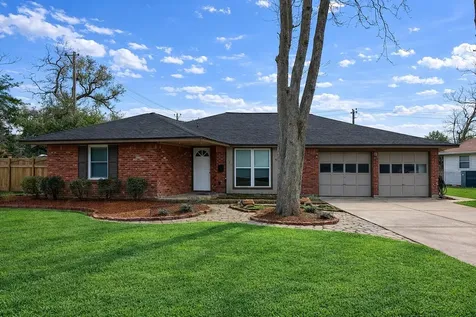 714 Center Way Street Lake Jackson TX 77566