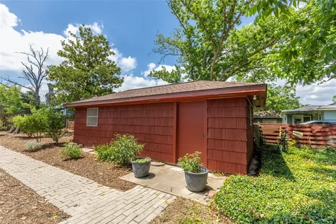 322 E Obryant Street Bellville TX 77418