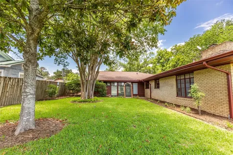 322 E Obryant Street Bellville TX 77418