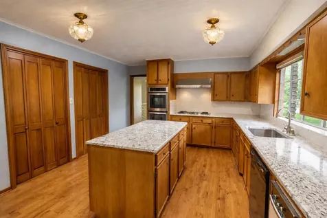322 E Obryant Street Bellville TX 77418
