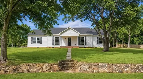 823 8th Street Cushing TX 75760