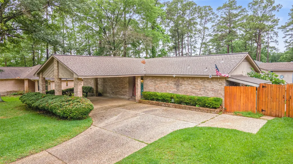 412 Burning Tree Drive Huntsville TX 77340