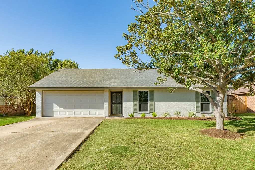 54 Blackgum Court Lake Jackson TX 77566