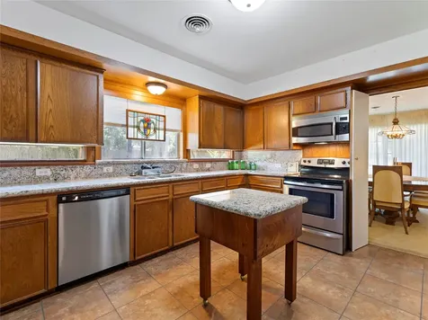 2721 Oak Drive Bay City TX 77414