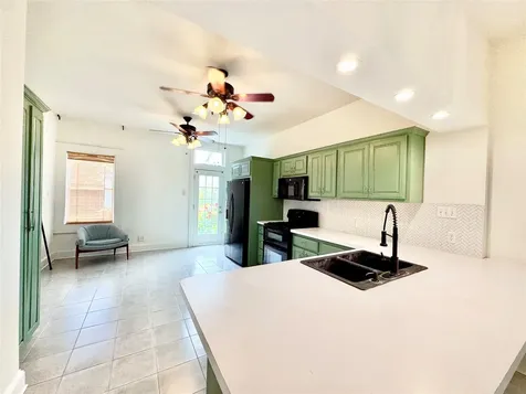 1307 Ball Galveston TX 77550